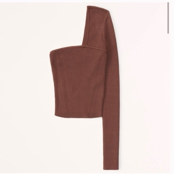 Abercrombie and Fitch One Shoulder Ribbed Knit
Long Sleeve Top Size Medium - Picture 1 of 7